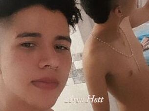 Aron_Hott