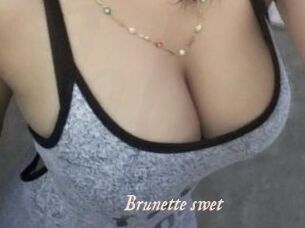 Brunette_swet
