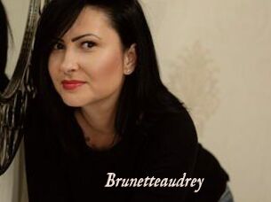 Brunetteaudrey
