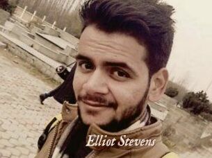 Elliot_Stevens