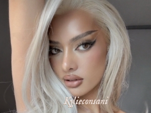 kylieconsani Chobix 