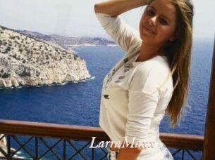 LarraMaxx