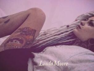 Linda_Moore