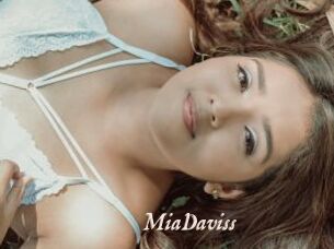 MiaDaviss