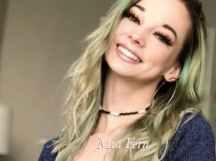 Mia_Fern