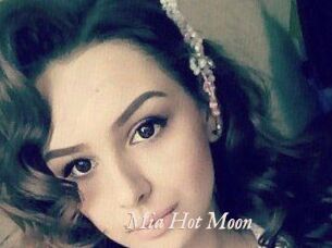 Mia_Hot_Moon