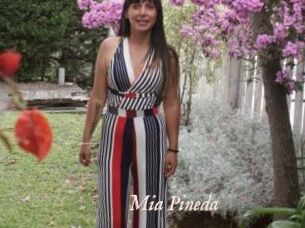Mia_Pineda