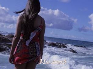 Mia_stone18