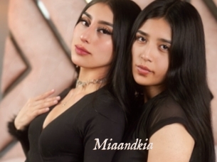 miaandkia Chobix 