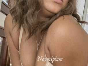 Naomiplum